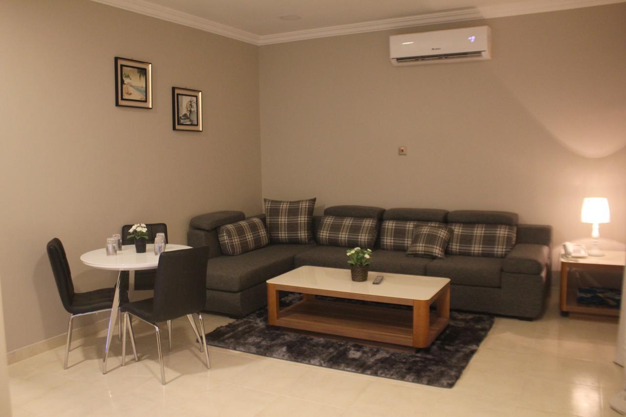 Gulf Breeze Hotel Apartments Al Khobar Esterno foto